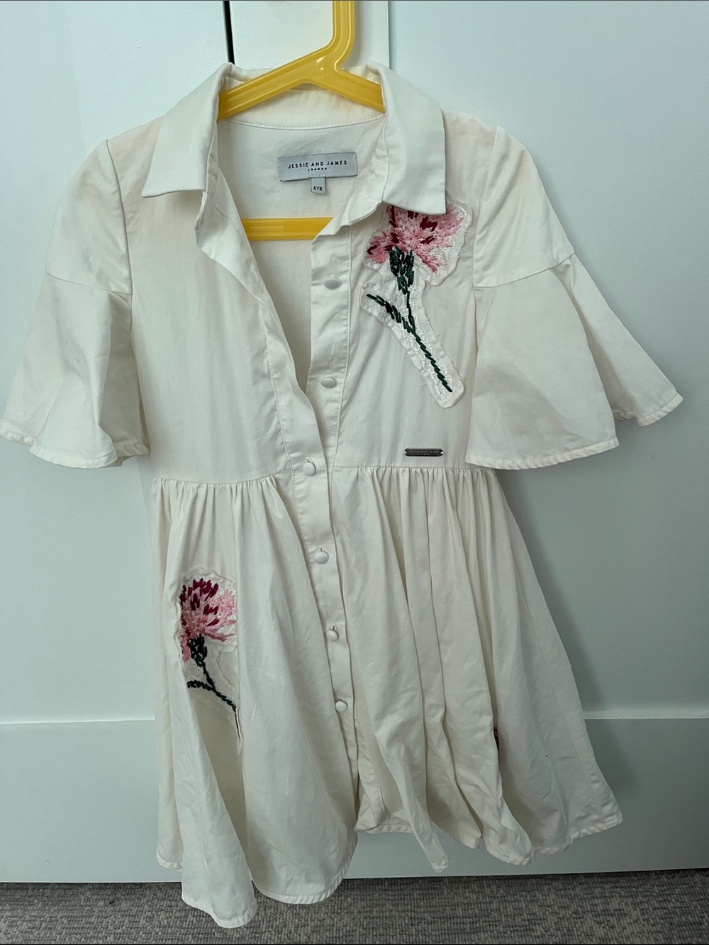 Girls' Cream Button-Front Floral Appliqué Dress